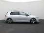 Volkswagen Golf 1.5eTSI/150PK R-Line Blckstyle DSG · Panoramadak · Camera + Parkeersensoren · App connect · Garantie tot februari 2026