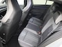 Volkswagen Golf 1.5eTSI/150PK R-Line Blckstyle DSG · Panoramadak · Camera + Parkeersensoren · App connect · Garantie tot februari 2026