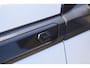 Peugeot e-2008 GT-Line EV 50 kWh / Cruise control / Panoramisch schuifdak / Lane assist