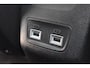 Peugeot e-2008 GT-Line EV 50 kWh / Cruise control / Panoramisch schuifdak / Lane assist