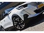 Peugeot e-2008 GT-Line EV 50 kWh / Cruise control / Panoramisch schuifdak / Lane assist