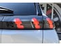 Peugeot e-2008 GT-Line EV 50 kWh / Cruise control / Panoramisch schuifdak / Lane assist