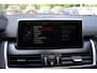 BMW 2-Serie Active Tourer 225xe Centennial High Executive HUD LEER TREKHAAK-AFN NAP PANO CLIMATE STOELVERW 17''LMV 2xPDC ELEK-ACHTERKLEP ZWARTE-HEMEL