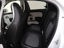 Renault Twingo Z.E. R80 E-Tech Techno 22 kWh | Apple & Android Carplay | Climate Control | Parkeersensoren Achter + Camera | Privacy Glass | Cruise Control & Snelheidsbegrenzer | Licht & Regensensor |