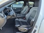 Volvo XC60 2.0 T6 Plug-in hybrid AWD R-Design 349 PK | Crystal White | Trekhaak | Harman Kardon