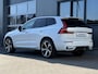 Volvo XC60 2.0 T6 Plug-in hybrid AWD R-Design 349 PK | Crystal White | Trekhaak | Harman Kardon