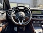 Alfa Romeo Stelvio 2.0 T AWD Super Veloce Interieur | Trekhaak Afneembaar | Stuur- + Stoelverwarming | Geheugenstoel | Navigatie Full-Map | Dodehoek Detectie | Rijklaarprijs!