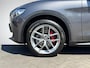 Alfa Romeo Stelvio 2.0 T AWD Super Veloce Interieur | Trekhaak Afneembaar | Stuur- + Stoelverwarming | Geheugenstoel | Navigatie Full-Map | Dodehoek Detectie | Rijklaarprijs!