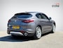 Alfa Romeo Stelvio 2.0 T AWD Super Veloce Interieur | Trekhaak Afneembaar | Stuur- + Stoelverwarming | Geheugenstoel | Navigatie Full-Map | Dodehoek Detectie | Rijklaarprijs!