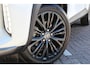 Toyota Yaris Cross 1.5 Hybrid Adventure Bi-Tone | Rijklaar | Panoramadak | Trekhaak | Head Up | Blind Spot | Apple/Android | Navi | Stoel-/stuurverw. | JBL | LED