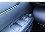 Toyota Yaris Cross 1.5 Hybrid Adventure Bi-Tone | Rijklaar | Panoramadak | Trekhaak | Head Up | Blind Spot | Apple/Android | Navi | Stoel-/stuurverw. | JBL | LED
