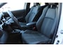 Toyota Yaris Cross 1.5 Hybrid Adventure Bi-Tone | Rijklaar | Panoramadak | Trekhaak | Head Up | Blind Spot | Apple/Android | Navi | Stoel-/stuurverw. | JBL | LED