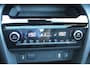 Toyota Yaris Cross 1.5 Hybrid Adventure Bi-Tone | Rijklaar | Panoramadak | Trekhaak | Head Up | Blind Spot | Apple/Android | Navi | Stoel-/stuurverw. | JBL | LED