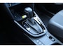 Toyota Yaris Cross 1.5 Hybrid Adventure Bi-Tone | Rijklaar | Panoramadak | Trekhaak | Head Up | Blind Spot | Apple/Android | Navi | Stoel-/stuurverw. | JBL | LED