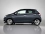 Peugeot 108 Allure 72 pk | Navigatie via Apple Carplay/Android Auto | Achteruitrijcamera | LED Dagrijverlichting | Keyless Entry/Start | Lederen Stuurwiel en Versnellingspook | Climate Control | Cruise Control | 15" Lichtmetalen Velgen |