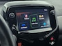 Peugeot 108 Allure 72 pk | Navigatie via Apple Carplay/Android Auto | Achteruitrijcamera | LED Dagrijverlichting | Keyless Entry/Start | Lederen Stuurwiel en Versnellingspook | Climate Control | Cruise Control | 15" Lichtmetalen Velgen |