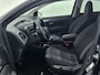 Peugeot 108 Allure 72 pk | Navigatie via Apple Carplay/Android Auto | Achteruitrijcamera | LED Dagrijverlichting | Keyless Entry/Start | Lederen Stuurwiel en Versnellingspook | Climate Control | Cruise Control | 15" Lichtmetalen Velgen |