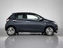Peugeot 108 Allure 72 pk | Navigatie via Apple Carplay/Android Auto | Achteruitrijcamera | LED Dagrijverlichting | Keyless Entry/Start | Lederen Stuurwiel en Versnellingspook | Climate Control | Cruise Control | 15" Lichtmetalen Velgen |