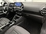 Citroën E-C4 EV Shine 50 kWh 136 pk | Navigatie | Achteruitrijcamera | Parkeersensoren Voor en Achter | Comfortstoelen | Full-LED Koplampen | Head-up Display | Dodehoek Detectie | Adaptieve Cruise Control | Keyless Entry/Start | 18" Lichtmetalen Velgen | Apple Carplay/Android Auto |