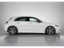 Mercedes-Benz A-klasse 180 Premium Plus Panoramadak | elct. bedienbare voor stoelen met memory | Navigatie | Parking support met camera achter | Inclusief 24 maanden MB Certified garantie voor Europa