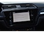 Volkswagen Touran 1.5 TSI Highline 7p Dsg Pano - Trekhaak - Carplay - Camera