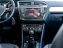 Volkswagen Tiguan 1.4 TSI Connected Series | Trekhaak | Navigatie | LED Koplampen | Parkeersensoren | Cruise Control | Climate Control | DAB+ | Metallic Lak | All Season | Apple Carplay | Android Auto | Origineel Nederlands |