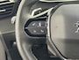 Peugeot e-2008 EV GT 54 kWh 156 pk | Navigatie | Achteruitrijcamera | Parkeersensoren Voor en Achter | Alcantara Bekleding | Sportstoelen | Full-LED Koplampen | Keyless Entry/Start | Climate Control | Cruise Control | 17" Lichtmetalen Velgen | Apple Carplay/Android Auto |