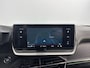 Peugeot e-2008 EV GT 54 kWh 156 pk | Navigatie | Achteruitrijcamera | Parkeersensoren Voor en Achter | Alcantara Bekleding | Sportstoelen | Full-LED Koplampen | Keyless Entry/Start | Climate Control | Cruise Control | 17" Lichtmetalen Velgen | Apple Carplay/Android Auto |