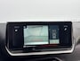 Peugeot e-2008 EV GT 54 kWh 156 pk | Navigatie | Achteruitrijcamera | Parkeersensoren Voor en Achter | Alcantara Bekleding | Sportstoelen | Full-LED Koplampen | Keyless Entry/Start | Climate Control | Cruise Control | 17" Lichtmetalen Velgen | Apple Carplay/Android Auto |