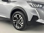 Peugeot e-2008 EV GT 54 kWh 156 pk | Navigatie | Achteruitrijcamera | Parkeersensoren Voor en Achter | Alcantara Bekleding | Sportstoelen | Full-LED Koplampen | Keyless Entry/Start | Climate Control | Cruise Control | 17" Lichtmetalen Velgen | Apple Carplay/Android Auto |