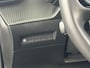 Peugeot e-2008 EV GT 54 kWh 156 pk | Navigatie | Achteruitrijcamera | Parkeersensoren Voor en Achter | Alcantara Bekleding | Sportstoelen | Full-LED Koplampen | Keyless Entry/Start | Climate Control | Cruise Control | 17" Lichtmetalen Velgen | Apple Carplay/Android Auto |