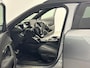 Peugeot e-2008 EV GT 54 kWh 156 pk | Navigatie | Achteruitrijcamera | Parkeersensoren Voor en Achter | Alcantara Bekleding | Sportstoelen | Full-LED Koplampen | Keyless Entry/Start | Climate Control | Cruise Control | 17" Lichtmetalen Velgen | Apple Carplay/Android Auto |
