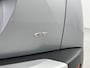 Peugeot e-2008 EV GT 54 kWh 156 pk | Navigatie | Achteruitrijcamera | Parkeersensoren Voor en Achter | Alcantara Bekleding | Sportstoelen | Full-LED Koplampen | Keyless Entry/Start | Climate Control | Cruise Control | 17" Lichtmetalen Velgen | Apple Carplay/Android Auto |