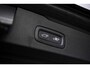 Volvo V60 2.0 B4 Plus Dark | Panorama dak | 19" | Adaptieve cruise control | Elektrisch verstelbare voorstoelen | Stoel/stuur verwarming | Blis |