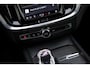 Volvo V60 2.0 B4 Plus Dark | Panorama dak | 19" | Adaptieve cruise control | Elektrisch verstelbare voorstoelen | Stoel/stuur verwarming | Blis |