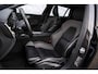 Volvo V60 2.0 B4 Plus Dark | Panorama dak | 19" | Adaptieve cruise control | Elektrisch verstelbare voorstoelen | Stoel/stuur verwarming | Blis |