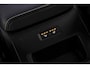 Volvo V60 2.0 B4 Plus Dark | Panorama dak | 19" | Adaptieve cruise control | Elektrisch verstelbare voorstoelen | Stoel/stuur verwarming | Blis |