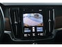 Volvo S90 2.0 T4 Business Luxury + | Schuif-/ kanteldak| Head-up Display| Geventileerde voorstoelen met massagefunctie| Stoelverwarming voor + achter| Stuurwielverwarming| Achterspoiler|