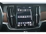 Volvo S90 2.0 T4 Business Luxury + | Schuif-/ kanteldak| Head-up Display| Geventileerde voorstoelen met massagefunctie| Stoelverwarming voor + achter| Stuurwielverwarming| Achterspoiler|