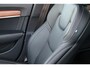 Volvo S90 2.0 T4 Business Luxury + | Schuif-/ kanteldak| Head-up Display| Geventileerde voorstoelen met massagefunctie| Stoelverwarming voor + achter| Stuurwielverwarming| Achterspoiler|
