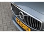 Volvo S90 2.0 T4 Business Luxury + | Schuif-/ kanteldak| Head-up Display| Geventileerde voorstoelen met massagefunctie| Stoelverwarming voor + achter| Stuurwielverwarming| Achterspoiler|