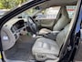 Volvo V70 2.0T 180pk Aut Summum Bluetooth BTW voordeel €650,-