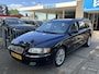 Volvo V70 2.0T 180pk Aut Summum Bluetooth BTW voordeel €650,-