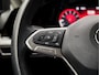 Volkswagen Golf 1.0 eTSI Sport Deluxe Automaat (APPLE CARPLAY, GROOT NAVI, MEMORY SEATS, ALCANTARA, CAMERA, SFEERVERLICHTING, MASSAGE, KEYLESS, ADAPTIVE CRUISE, NIEUWSTAAT)