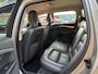 Volvo V70 2.5T 200pk Aut Summum BTW voordeel €750,-