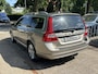 Volvo V70 2.5T 200pk Aut Summum BTW voordeel €750,-