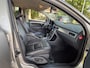 Volvo V70 2.5T 200pk Aut Summum BTW voordeel €750,-