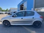Peugeot 206 1.6-16V Gentry Auto rijdt goed alleen bak bokt