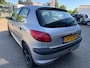 Peugeot 206 1.6-16V Gentry Auto rijdt goed alleen bak bokt