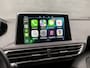Peugeot 5008 1.2 PureTech Sport 7 Persoons (APPLE CARPLAY, GROOT NAVI, TREKHAAK, DAB+, SPORTSTOELEN, PARKEERSENSOREN, CRUISE, NIEUWSTAAT)